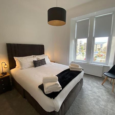 Appartamento 4 Smithhills Central 2 Bed Sleeps 4 Paisley Esterno foto