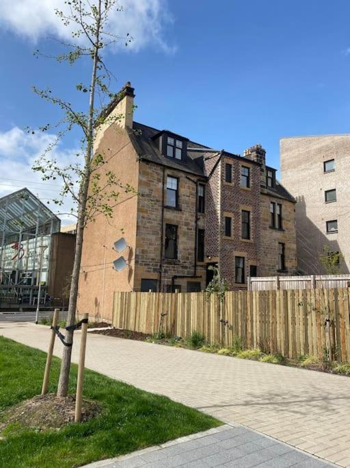 Appartamento 4 Smithhills Central 2 Bed Sleeps 4 Paisley Esterno foto